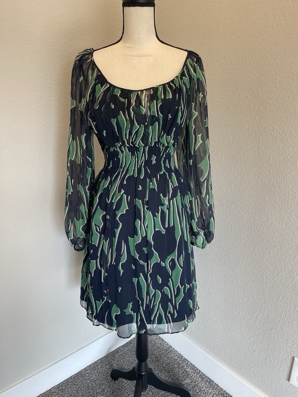 BCBGMaxazria Women's Medium 100% Silk Green Blue Smocked Detail Dress